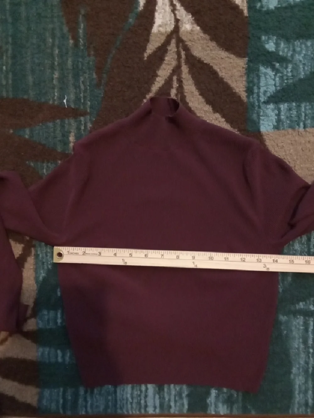 Lululemon Ribbed Knit Twist Back Mockneck Cropped Top Fitted Balletcore Womens M